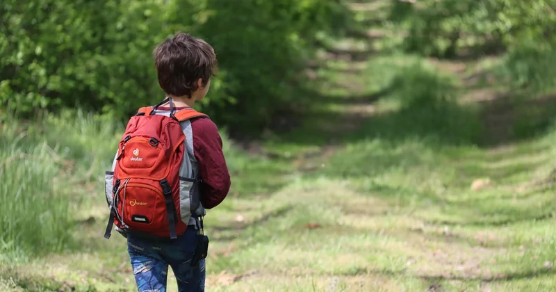 Le sac à dos enfant : comment choisir le volume et le maintien