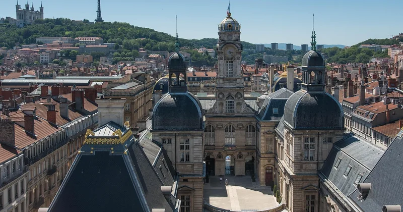 Côté ouest : Monts du Lyonnais et Azergues